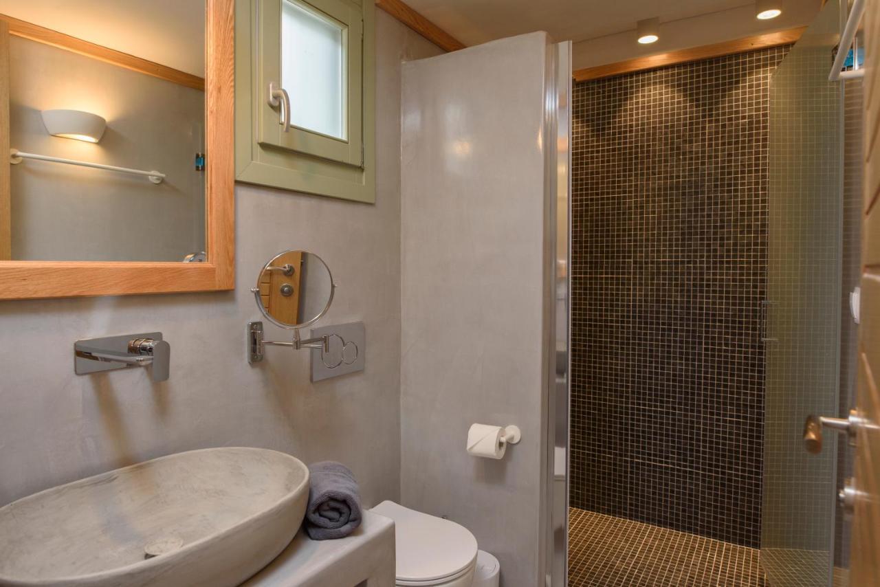 Theasis Suites アモルゴス島 エクステリア 写真